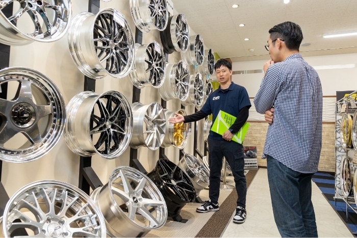 ホイール商談風景