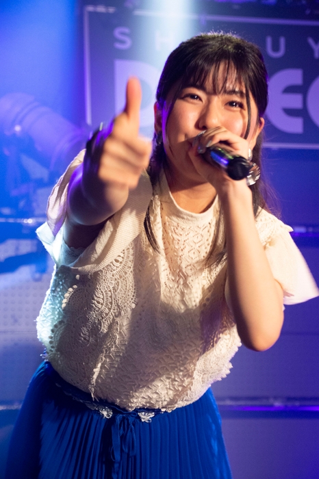 「彩り世界へようそこ!」。元気いっぱいにステージを舞った成田彩