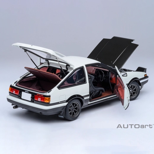 1/18スケール トヨタ スプリンター トレノ (AE86) 「頭文字D」(C)しげの秀一/講談社