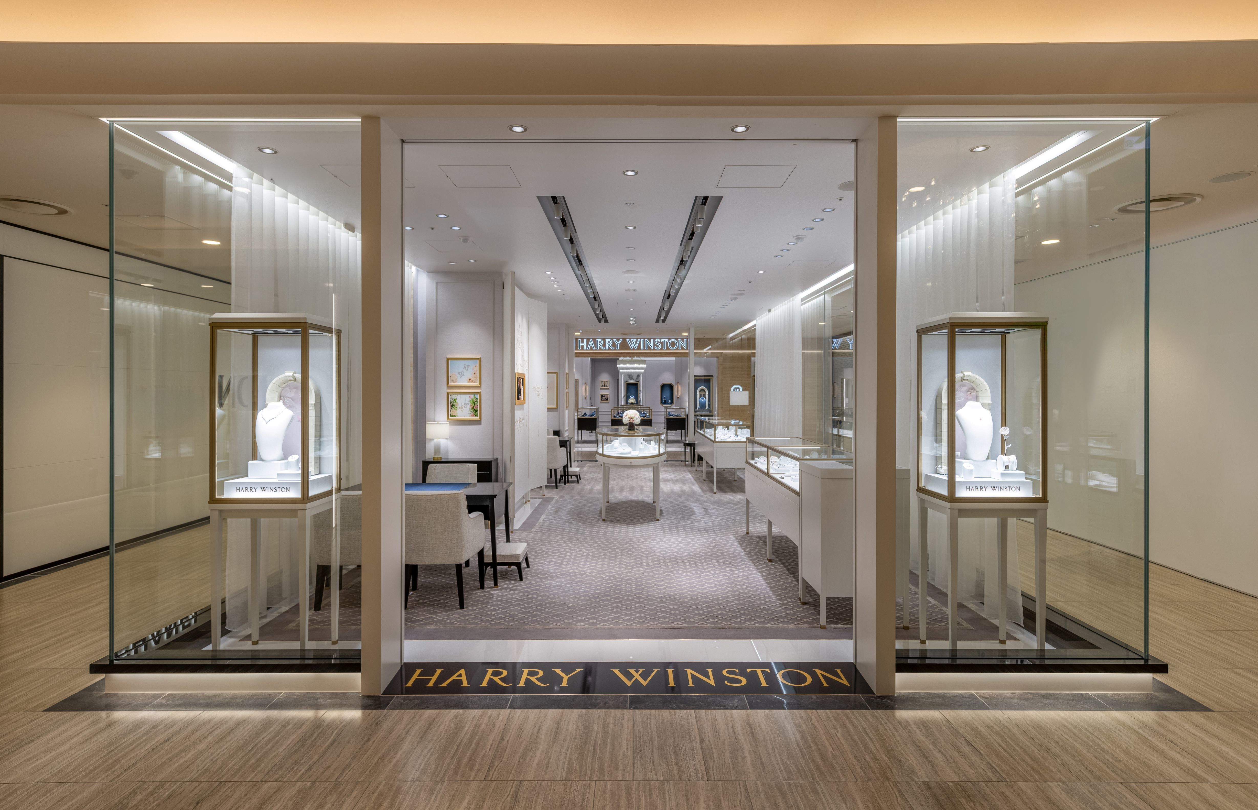 ハリー・ウィンストン阪急梅田店3
