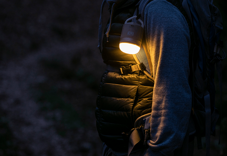 コンパクトライトをリュックに引っ掛ける