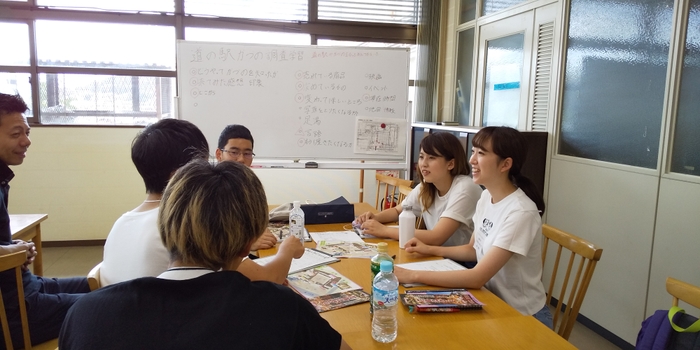 道の駅での調査学習の様子