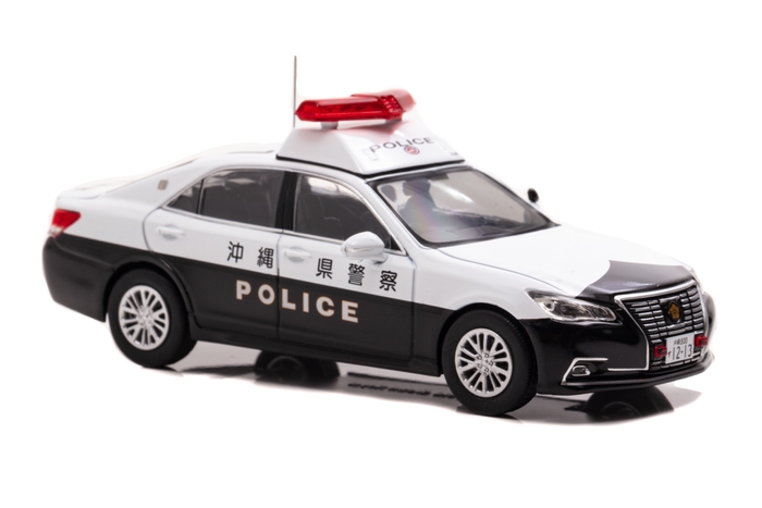 1/43 トヨタ クラウン ロイヤル (GRS210) 2019 沖縄県警察地域課渉外機動警ら隊車両 (渉1):右前