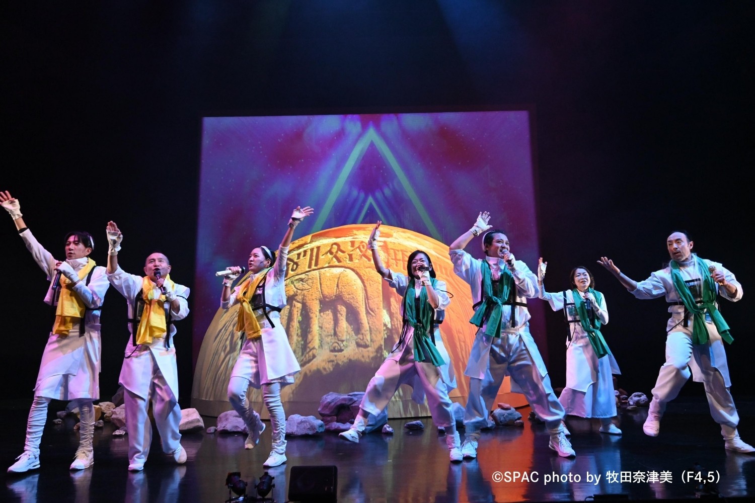 いよいよ開幕！　AIを台本作成に活用した新作舞台『ガリレオ～ENDLESS TURN～』　注目の演出家・多田淳之介がブレヒトの傑作戯曲をもとにSPACの俳優20名と描き出す群集劇