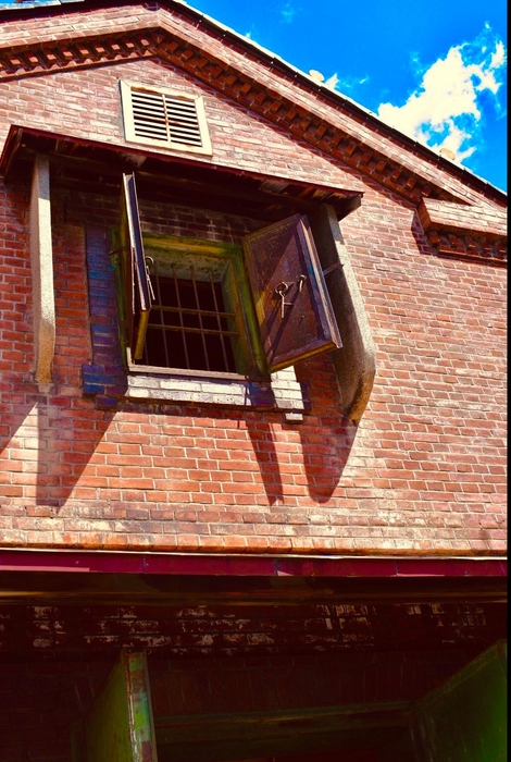 会場の1つとなる柳田家住宅旧りんご蔵(登録有形文化財)