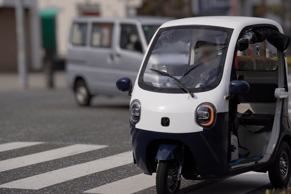 町中を走行するビベルCOCO