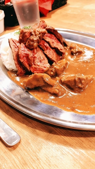 (商品画像)ステーキ＆牛すじゴロゴロカレー