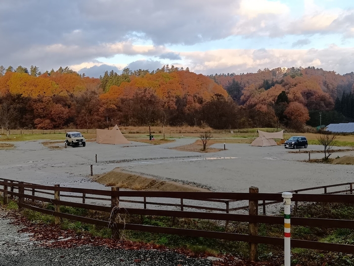 紅葉は10月下旬が見ごろ。キャンプジョー周辺がきれいに染まります