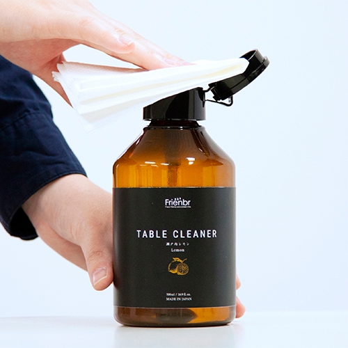 ポンプをプッシュ!サッと一拭きの簡単除菌