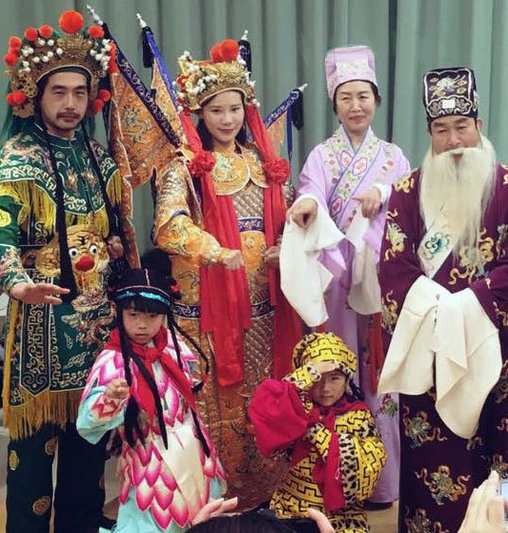 京劇衣装の体験