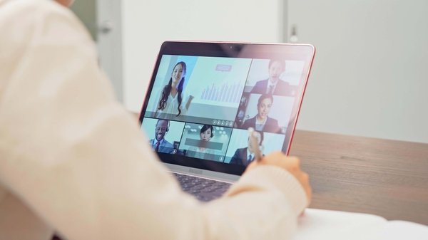 各企業の業務内容、企業理念・文化を理解した上で、企業専用のカスタマイズ日本語・日本文化研修を展開します。