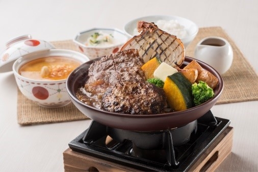 道産ごろごろ野菜添え 短角牛100%ハンバーグとイベリコ豚ステーキ