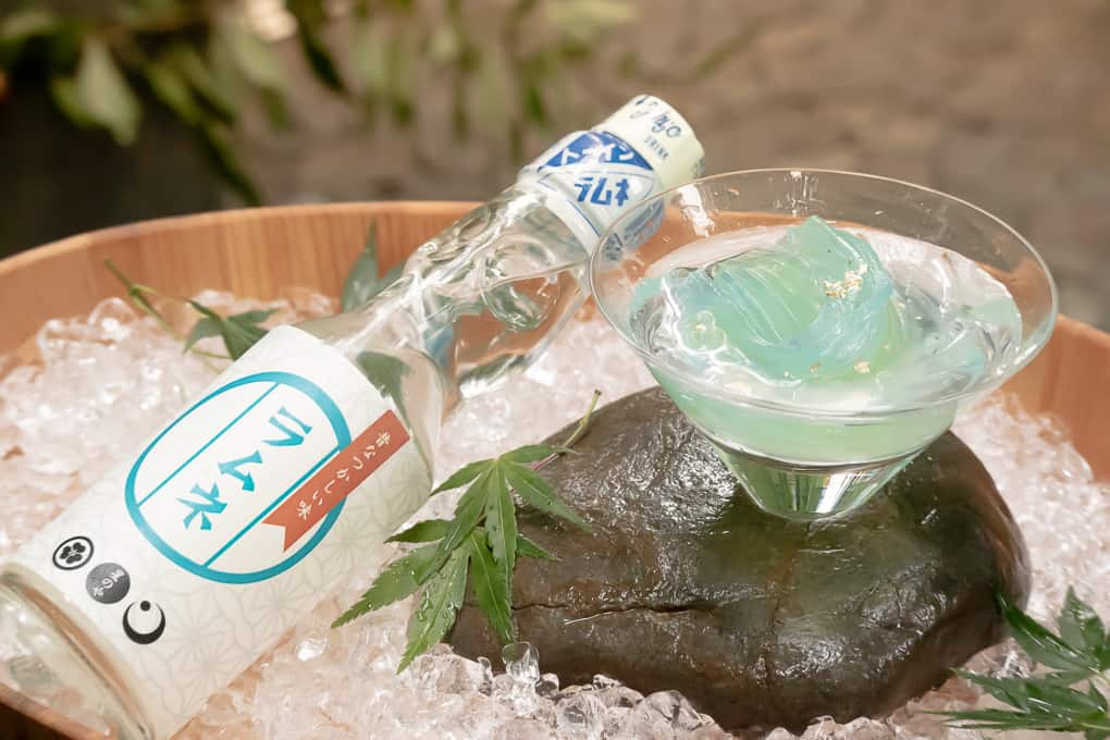 星のや東京 創業80年の都内老舗ラムネ屋を応援する 葛切りラムネ 提供 期間 21年7月1日 8月31日 Newscast