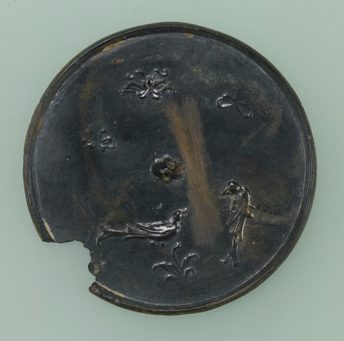 蝶鳥鏡 平安時代・12世紀 茨城県土浦市東城寺経塚出土 東京国立博物館蔵