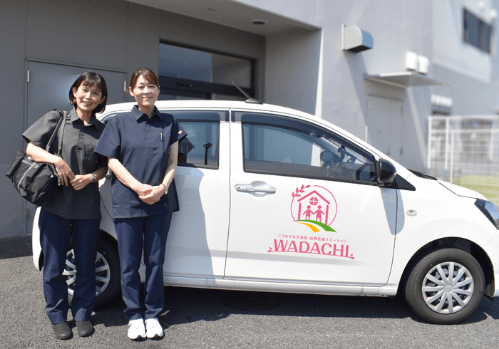 地域で暮らし続ける安心を支える訪問看護ステーション「WADACHI」のスタッフ。病院と地域をつなぐ架け橋として活動します。