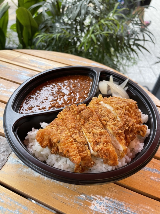 スパイスからこだわって作った「フライドチキンカレー」