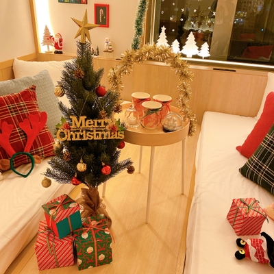 クリスマスアイテムで楽しいパーティーを!
