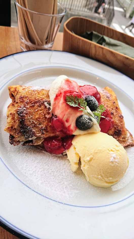 冬季はフレッシュ苺がたっぷり