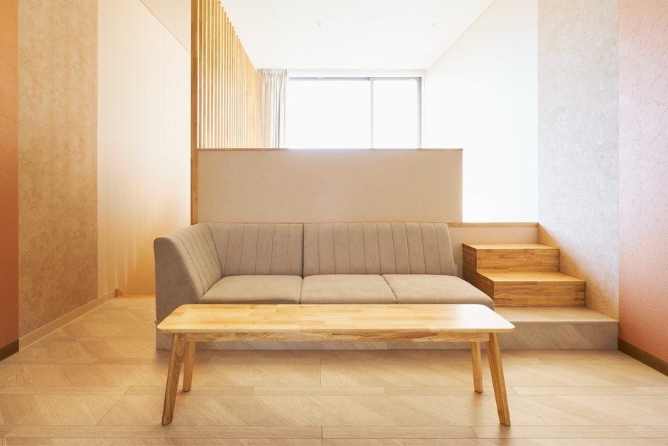 「海／空・砂／石・太陽／夕陽」など自然をテーマにした3部屋タイプ