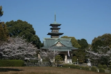 長崎県忠霊塔、千羽鶴製作を積極推進。敬事会・奉賛会が連携し平和祈念