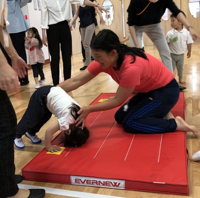 親子で楽しく体操あそび　2