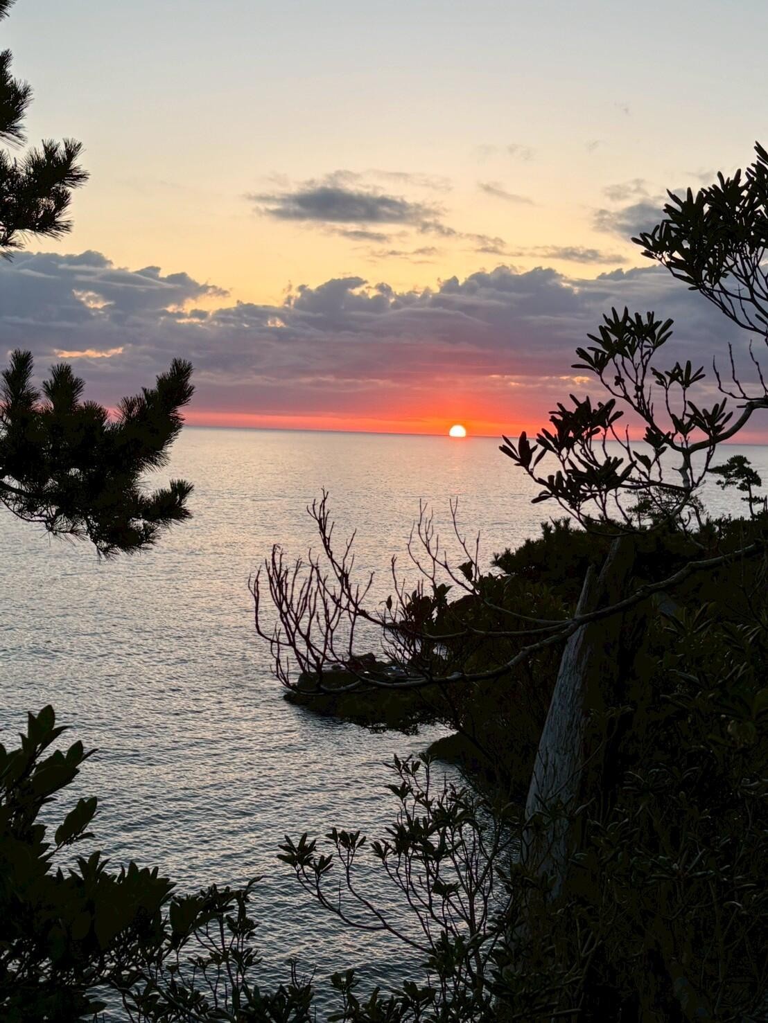 龍前崎から見えた朝日