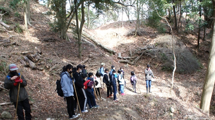 令和2年（2020年）に開催した山手銀山城「わくわくさんぽ」の様子