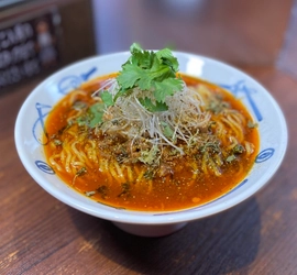 新宿中村屋×麺屋武蔵の最強コラボが通販サイトBASEで復活！ 究極のカレーラーメン「特製麻辣カリー麺」が10/8発売