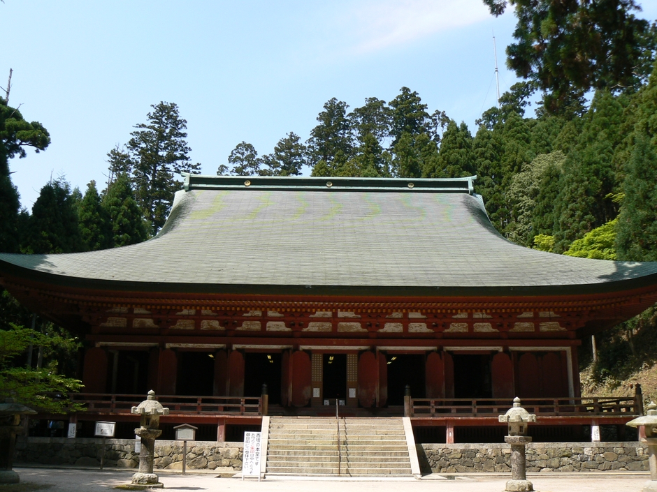 西塔（釈迦堂）