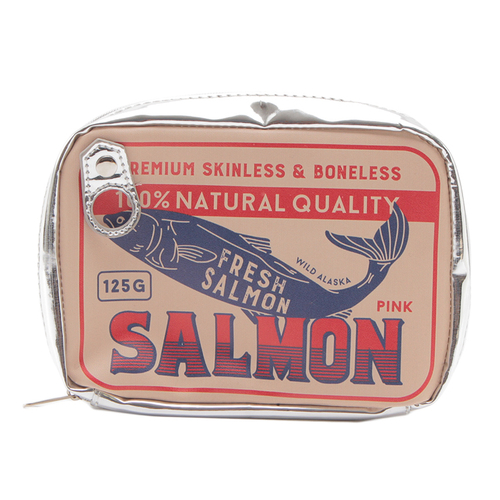 「缶ポーチ Salmon」価格：690円／サイズ：W16×H11×D5cm／海外のサーモン缶をイメージしたカッコいいデザインです。