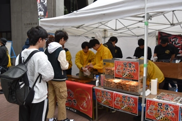 【名城大学】富山県南砺市城端地域の名物「兄貴のたこやき」が今年も天白キャンパスに登場