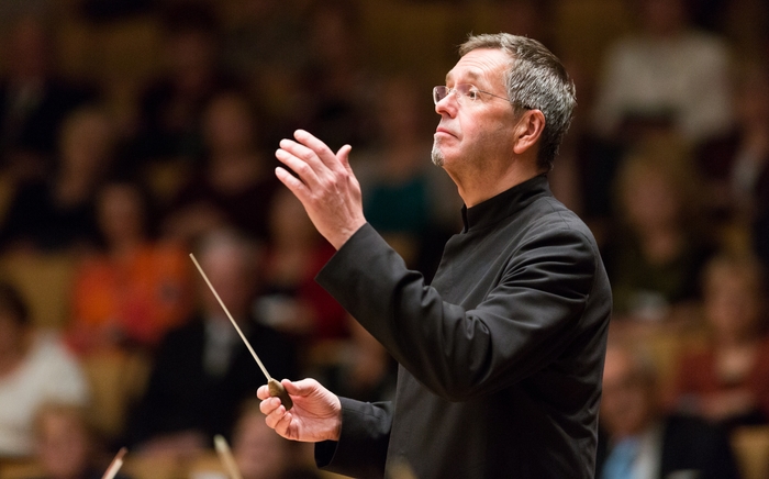 指揮:ダグラス・ボストック