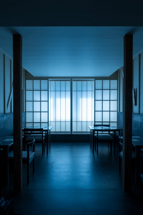 〈カフェブース〉東依