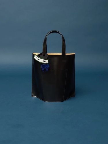 NAVY.WO 2024秋冬コレクション「TONE」より10月に発売された「Bonobo　BAG(ボノボバッグ)」※コサージュ類は別途オーダー品