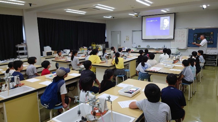 近大附属広島中学校東広島校が「わくわく体験教室」を開催　小学4～6年生を対象に、7種類の体験教室を実施
