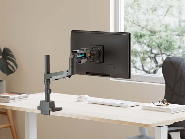 (ゲーミングモニターアーム設置イメージ)