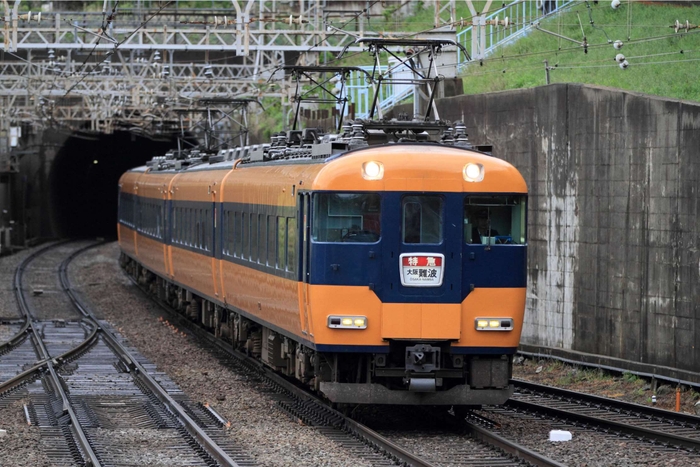 12200系
