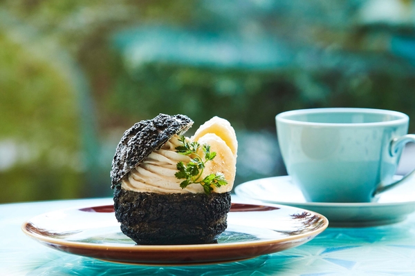 RICH チャコールクッキーシュー「バナナ＆キャラメル」