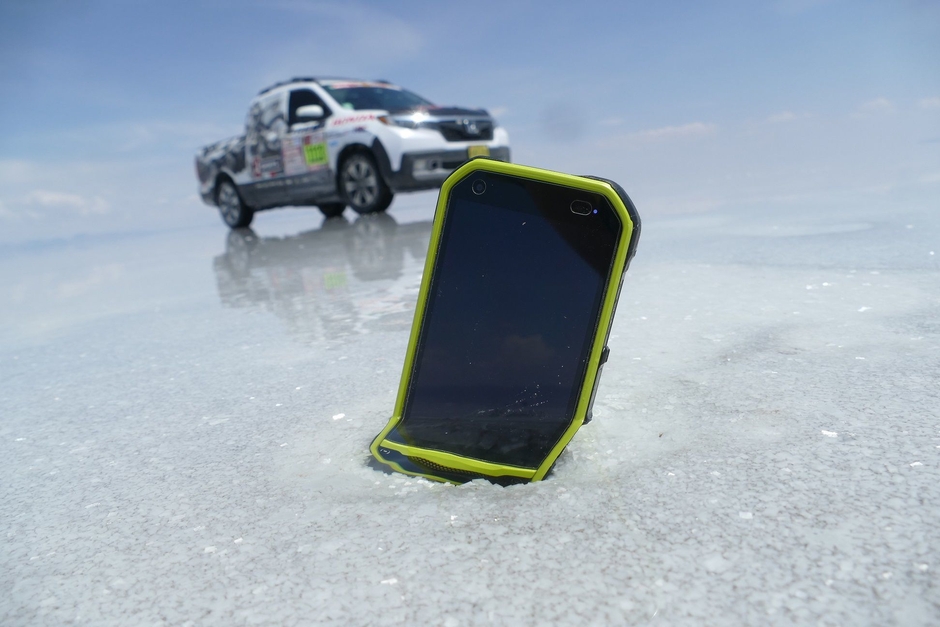 ウユニ塩湖とTORQUEG03