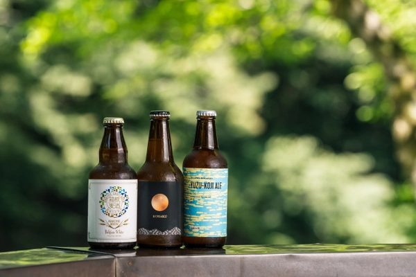 絶景リバービューテラスで乾杯！クラフトビール3種を愉しむ、 老舗旅館「鶴井の宿 紫雲荘」の贅沢ステイプランを 2025年8月20日より販売開始