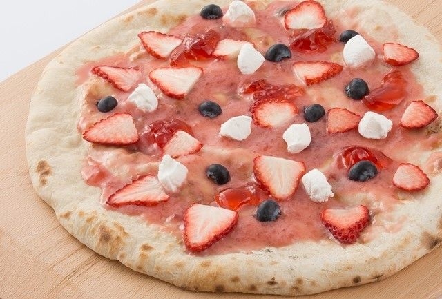 石窯焼き立てからスタート!