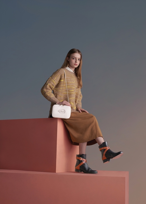 2021Fall Winter コレクション ルック4