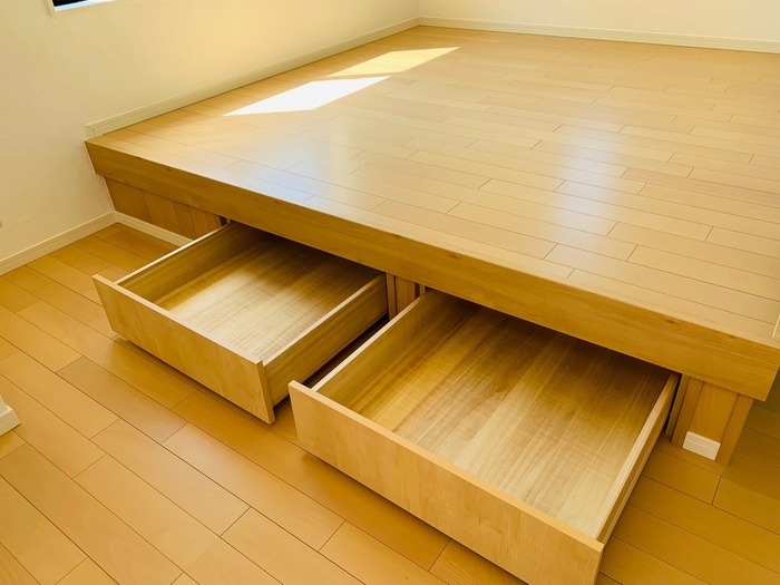 小上がりの底上げした空間を活かした大容量の収納