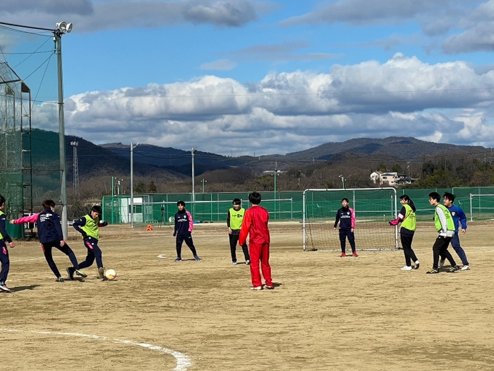 留学生と和やかに交流した理大サッカーフェスティバル