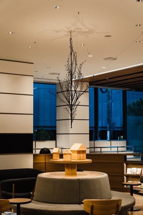 広島銀行本店 ひろぎんホールディングス本社ビル1階 オブジェ