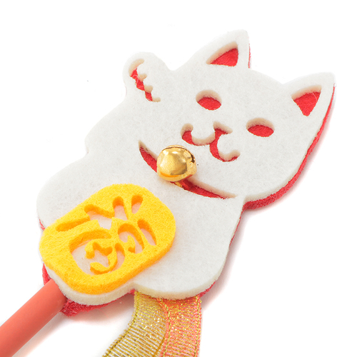 「猫じゃらし Manekineko」招き猫がモチーフの猫じゃらし。 猫から小判や鯛などおめでたいアイテムでお正月を連想させるデザインです。