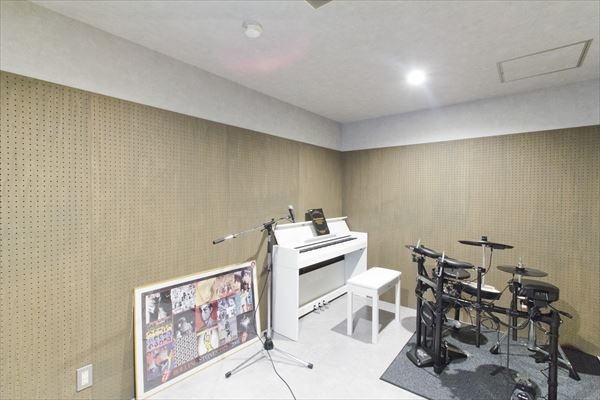 家にスタジオ!毎日演奏できます!