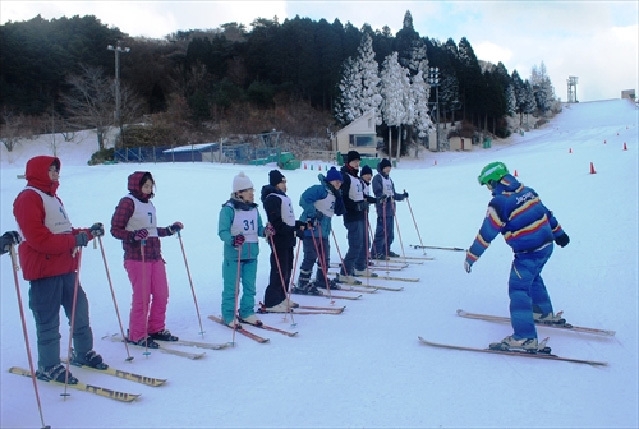 六甲山スキースクールの様子