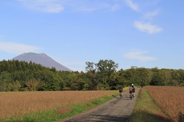 【北海道ニセコ】国定公園・国立公園を活用した「Niseko Gravel」モニターツアーの実施