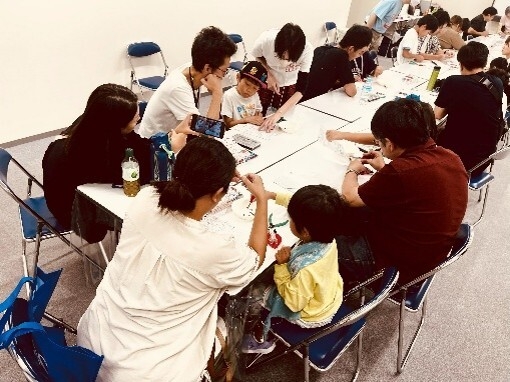 「模型＆JOYと作るプラモデル体験教室」の様子